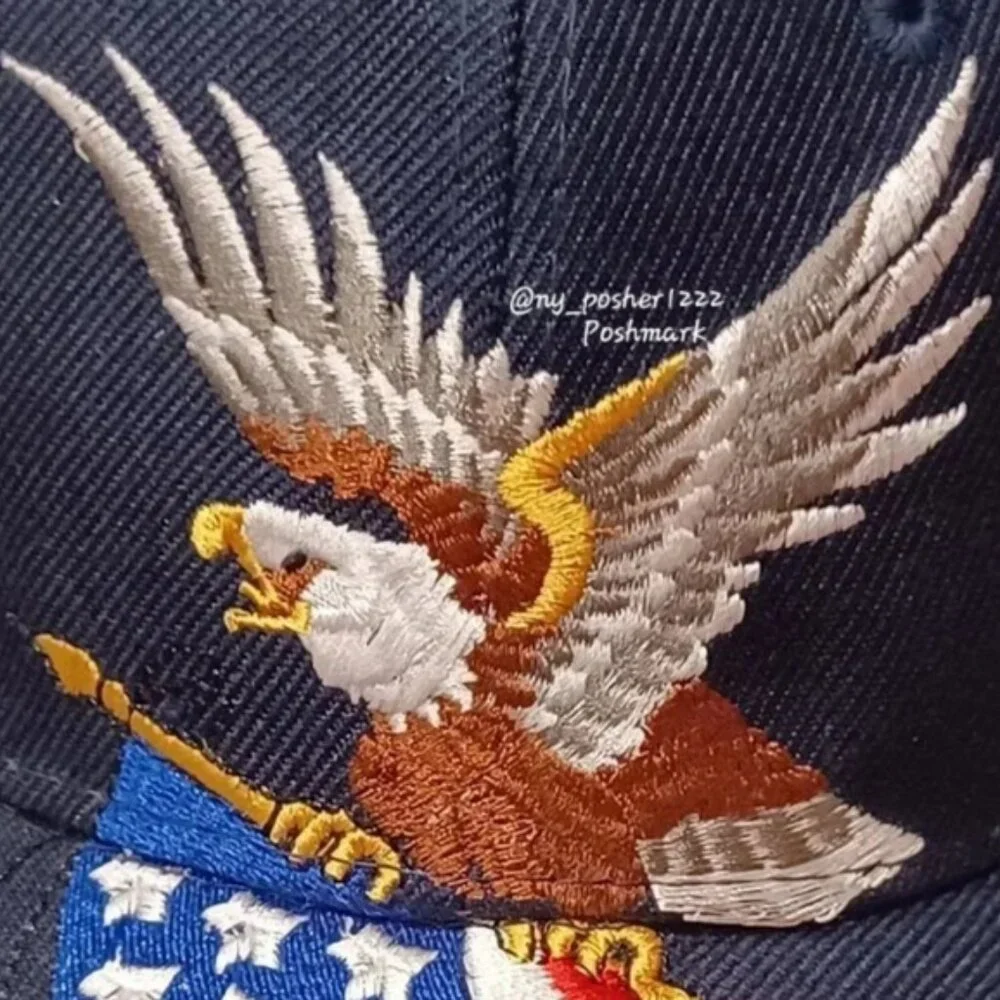 𝐆 Patriotic Eagle Clutching American Flag Baseball Cap Blue